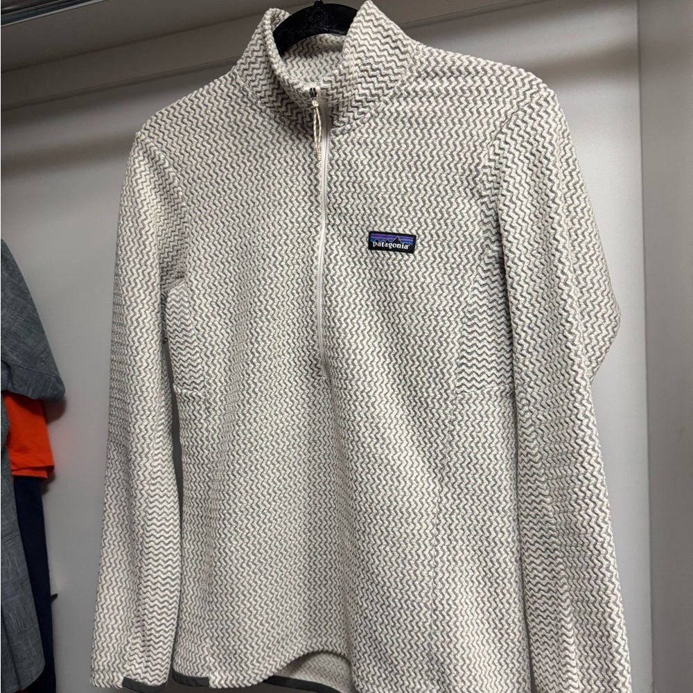 Patagonia Women’s Grey Fleece Technical Mid Layer